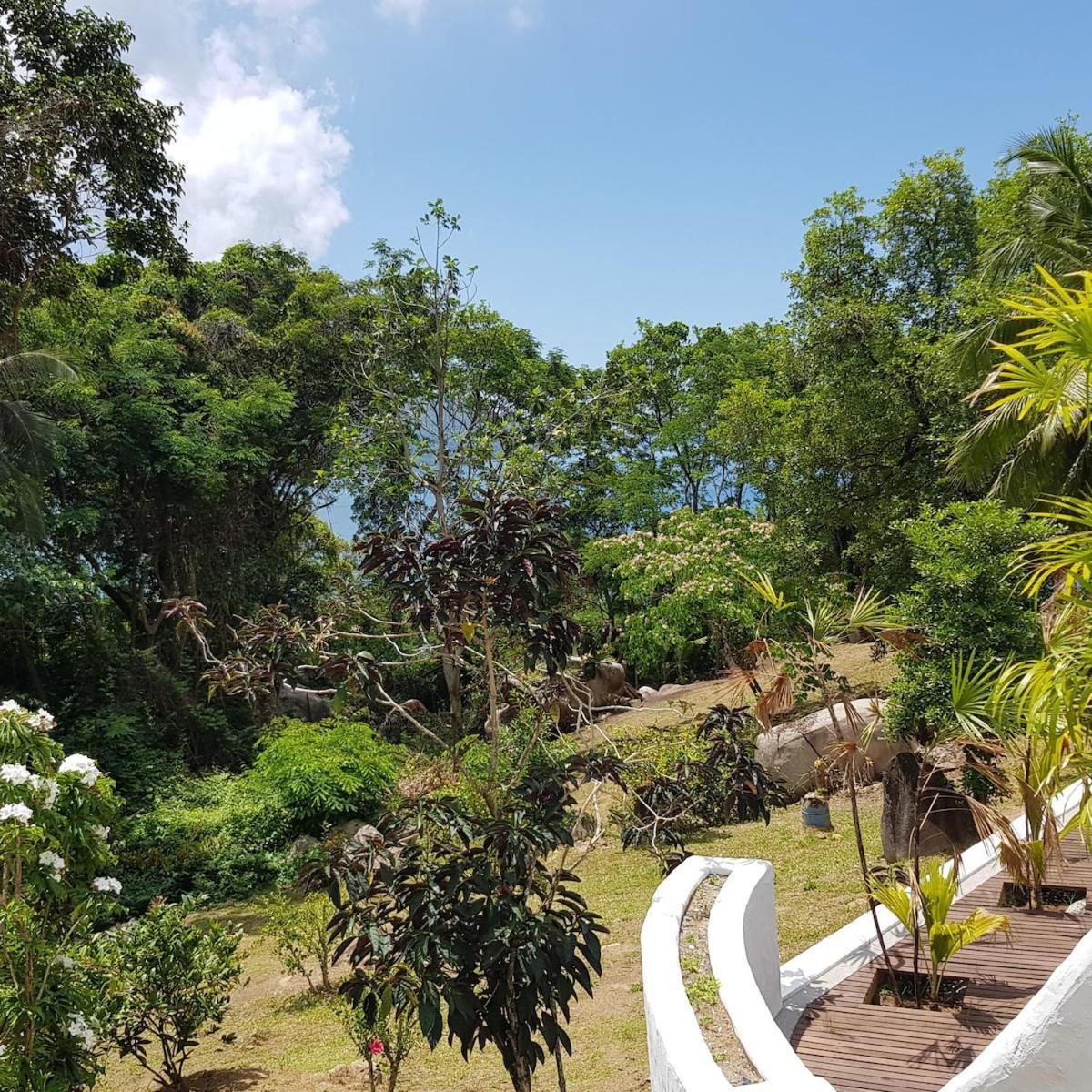 Brown Sugar Lodge Beau Vallon  Exterior photo